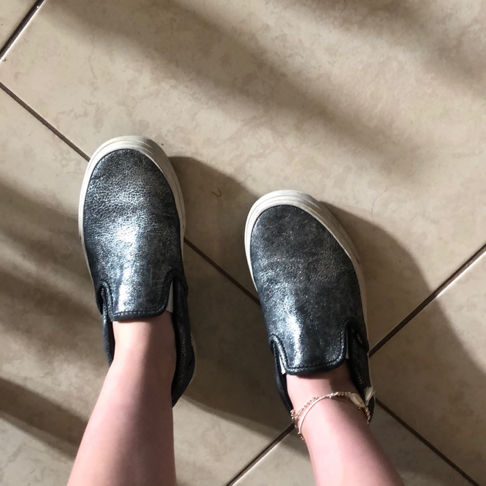 Silver vans - Picture 2 of 6